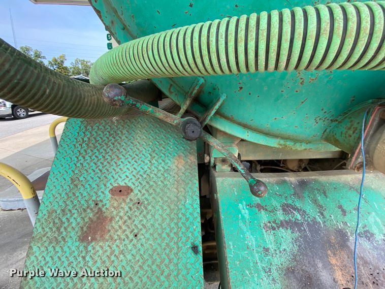 image for item HA9645 1989 Ford L8000  sewage pump truck