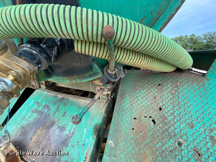 image for item HA9645 1989 Ford L8000  sewage pump truck