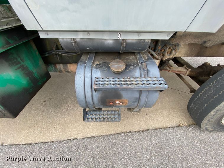 image for item HA9645 1989 Ford L8000  sewage pump truck