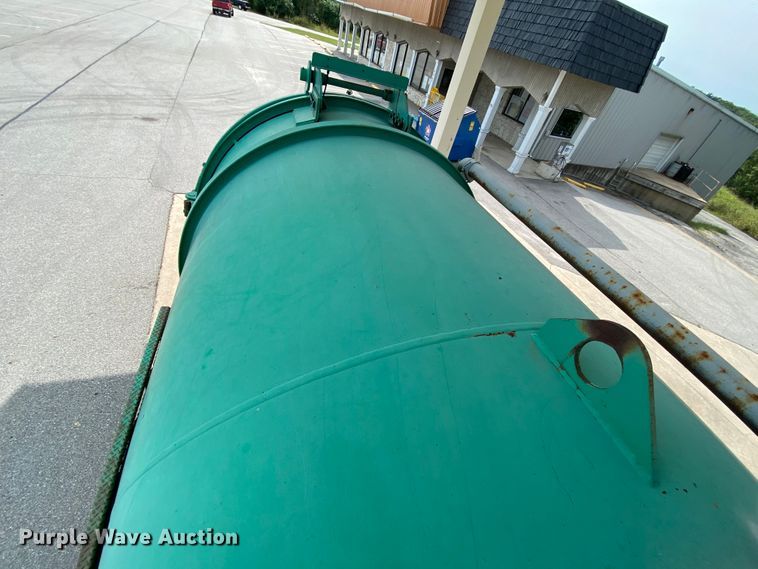 image for item HA9645 1989 Ford L8000  sewage pump truck