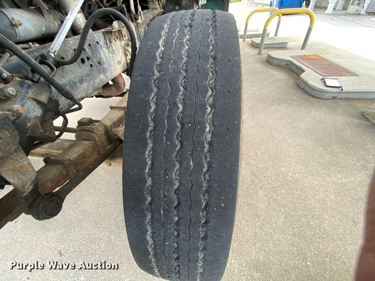 image for item HA9645 1989 Ford L8000  sewage pump truck