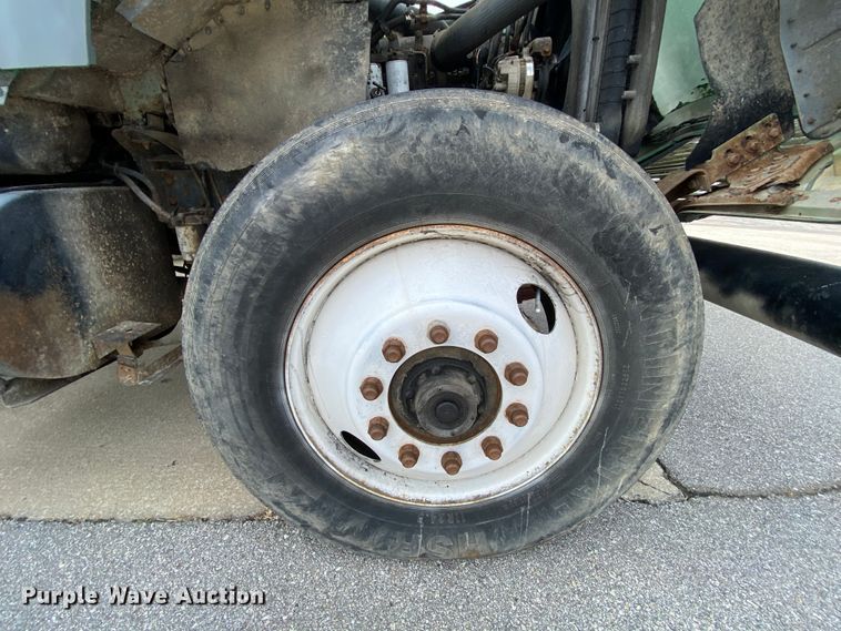 image for item HA9645 1989 Ford L8000  sewage pump truck