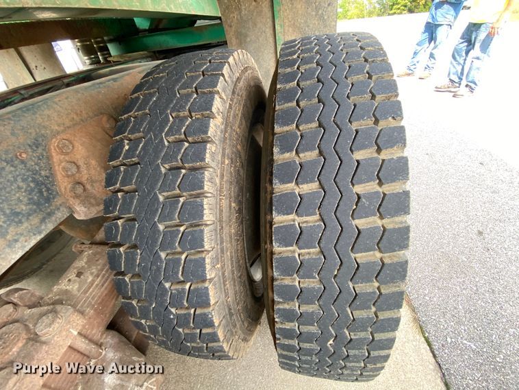 image for item HA9645 1989 Ford L8000  sewage pump truck