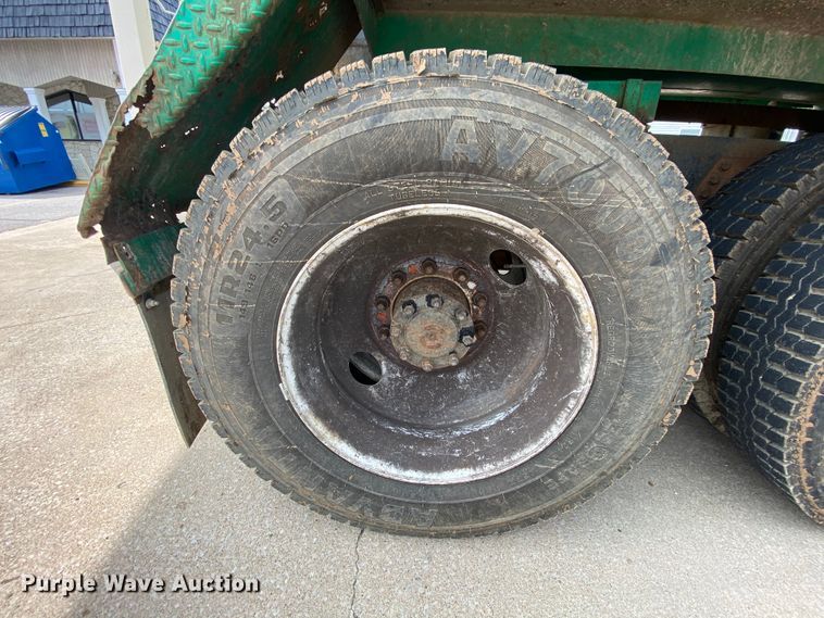 image for item HA9645 1989 Ford L8000  sewage pump truck