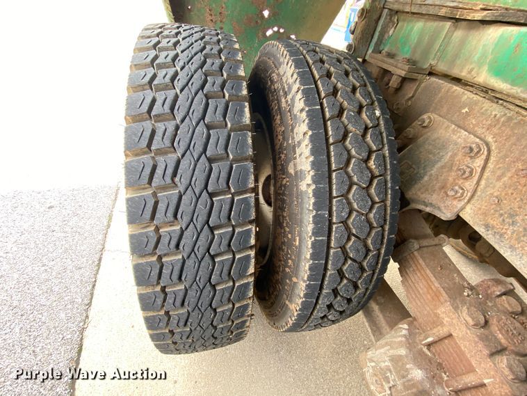 image for item HA9645 1989 Ford L8000  sewage pump truck