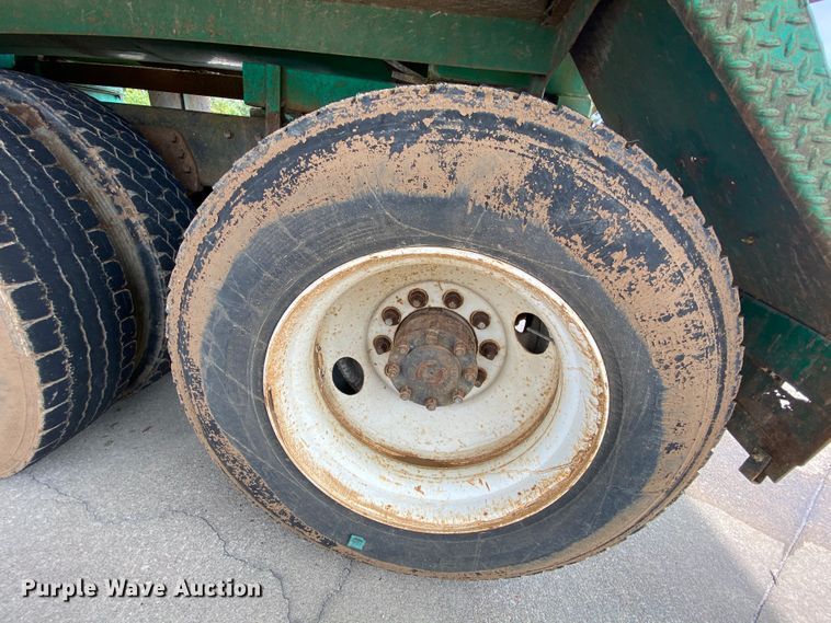 image for item HA9645 1989 Ford L8000  sewage pump truck