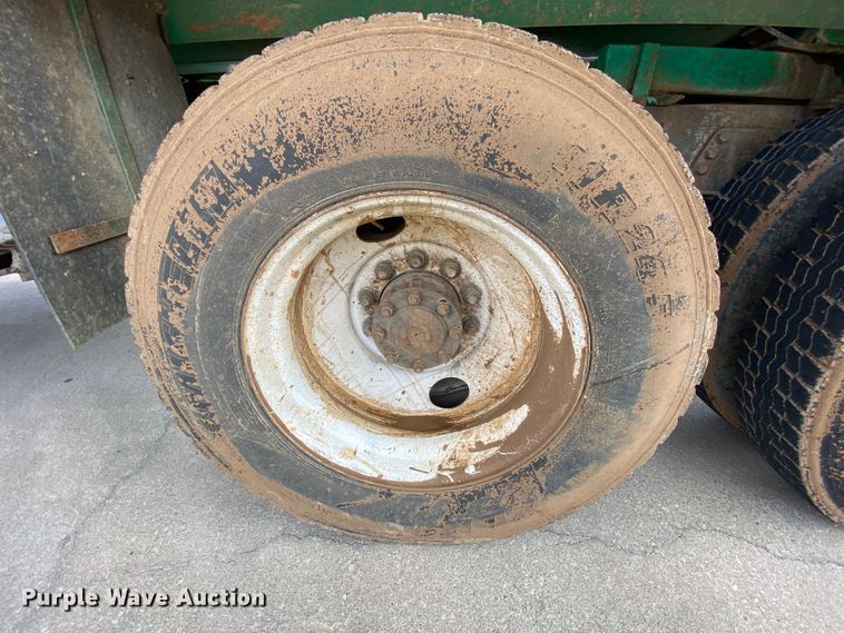 image for item HA9645 1989 Ford L8000  sewage pump truck