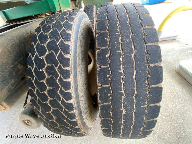 image for item HA9645 1989 Ford L8000  sewage pump truck