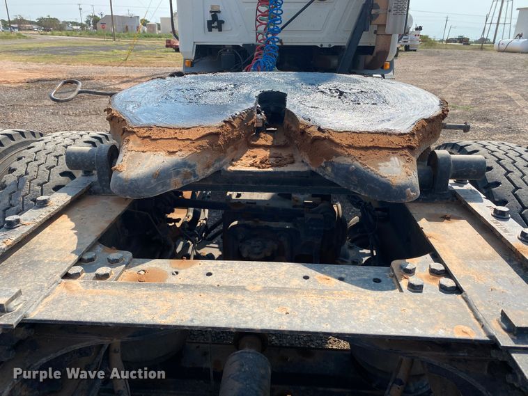 image for item HB9031 2005 Mack CXN613  semi truck