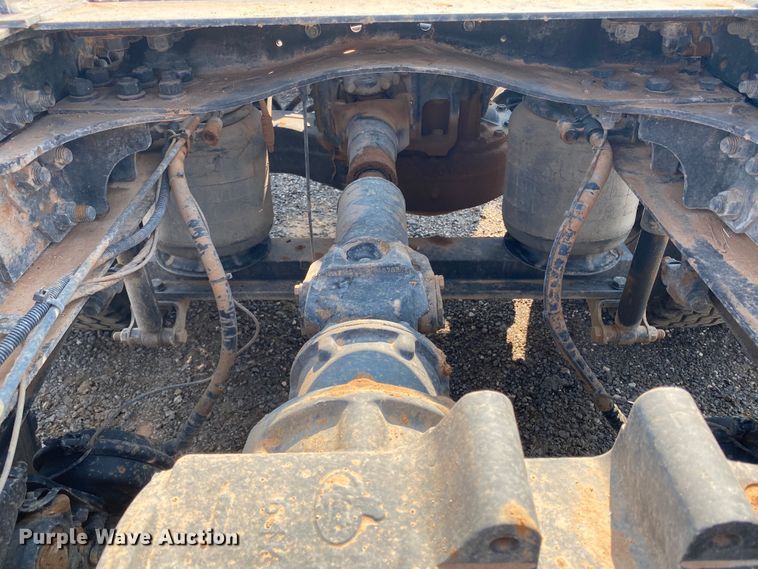 image for item HB9031 2005 Mack CXN613  semi truck