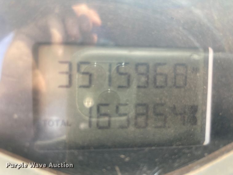 image for item HB9031 2005 Mack CXN613  semi truck