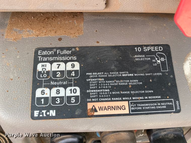 image for item HB9031 2005 Mack CXN613  semi truck