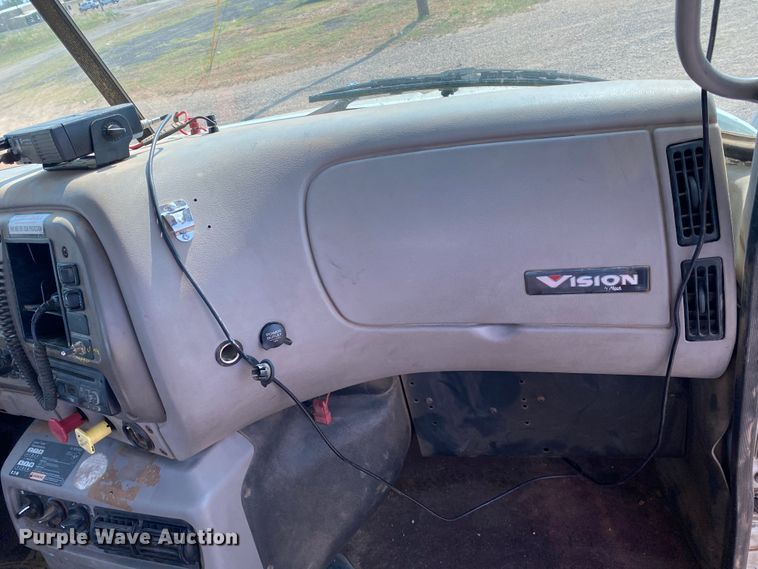 image for item HB9031 2005 Mack CXN613  semi truck