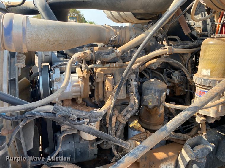 image for item HB9031 2005 Mack CXN613  semi truck