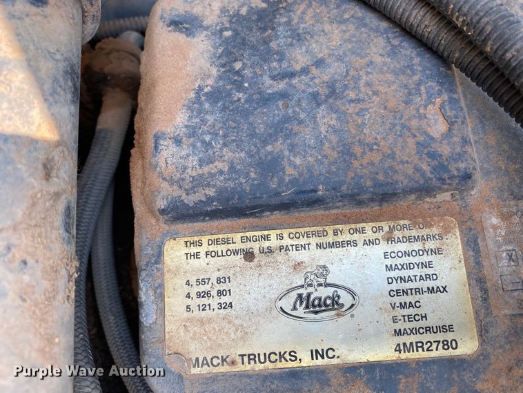 image for item HB9031 2005 Mack CXN613  semi truck