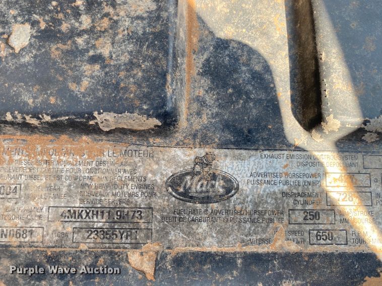 image for item HB9031 2005 Mack CXN613  semi truck