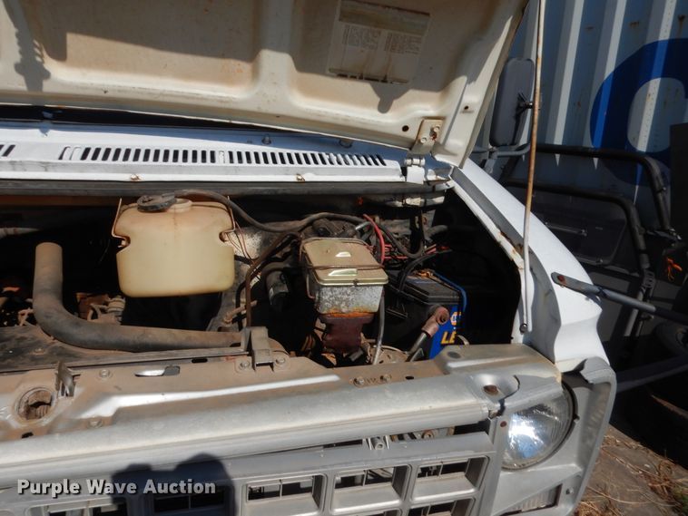 image for item HB9316 1981 Chevrolet G30  shuttle bus