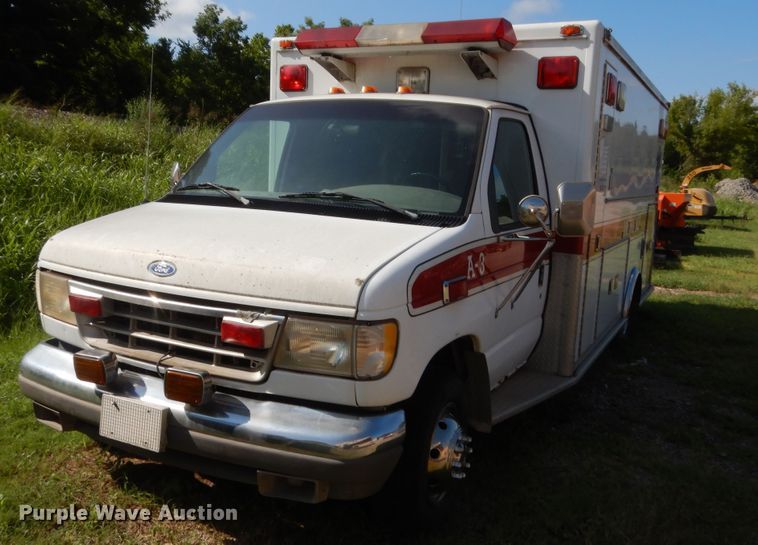 image for item HB9317 1995 Ford Econoline E350  ambulance