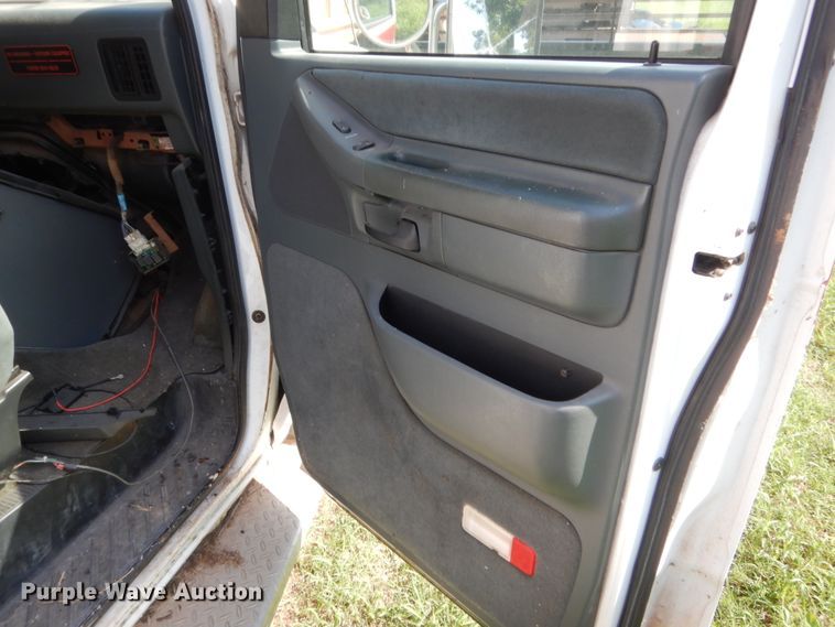 image for item HB9317 1995 Ford Econoline E350  ambulance