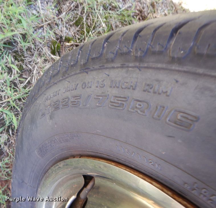 image for item HB9317 1995 Ford Econoline E350  ambulance