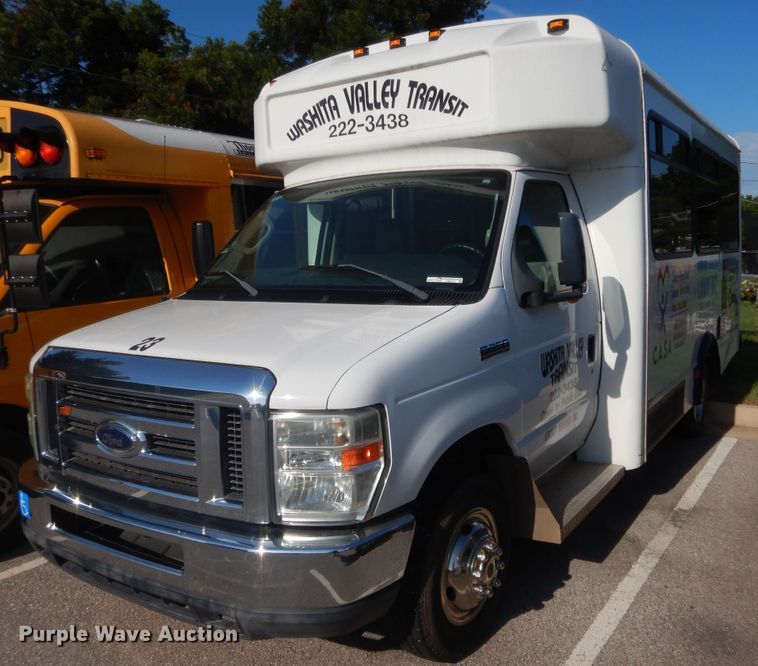 image for item HB9347 2011 Ford E350 Super Duty  shuttle bus