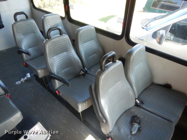 image for item HB9347 2011 Ford E350 Super Duty  shuttle bus