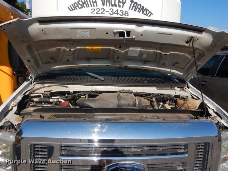 image for item HB9347 2011 Ford E350 Super Duty  shuttle bus