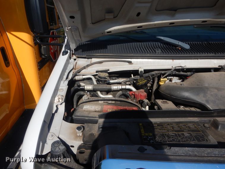 image for item HB9347 2011 Ford E350 Super Duty  shuttle bus