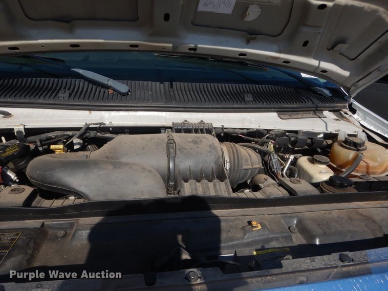 image for item HB9347 2011 Ford E350 Super Duty  shuttle bus