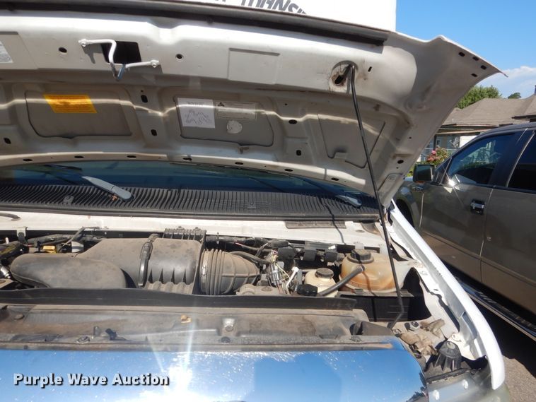 image for item HB9347 2011 Ford E350 Super Duty  shuttle bus