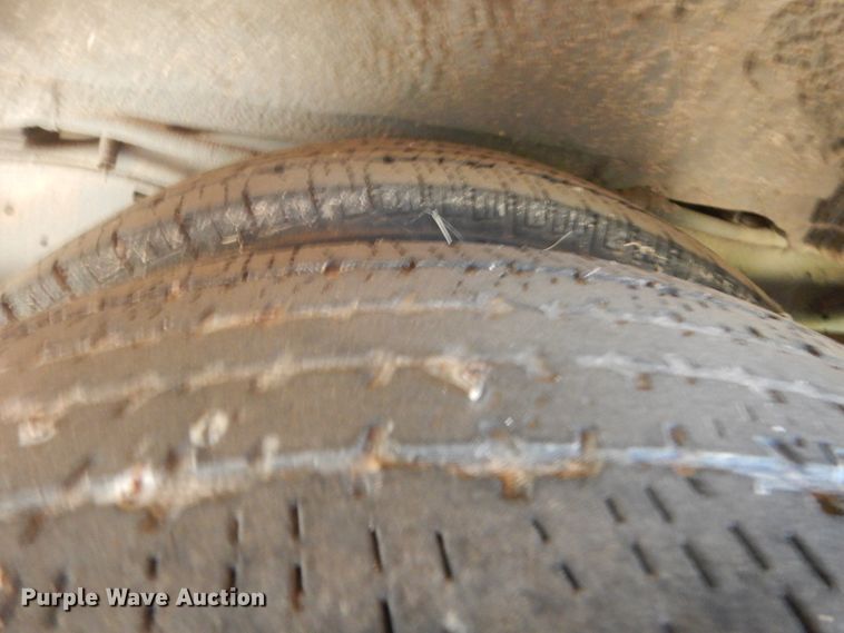 image for item HB9347 2011 Ford E350 Super Duty  shuttle bus