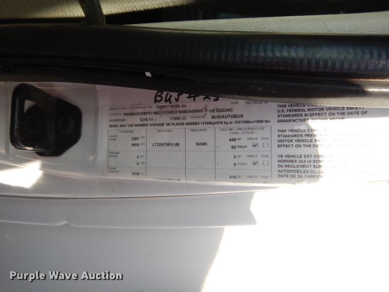 image for item HB9347 2011 Ford E350 Super Duty  shuttle bus