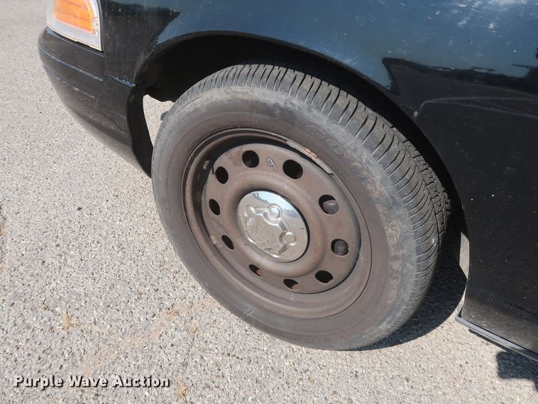 image for item HB9412 2008 Ford Crown Victoria Police Interceptor