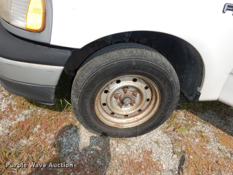 image for item HD9377 2000 Ford F150  pickup truck