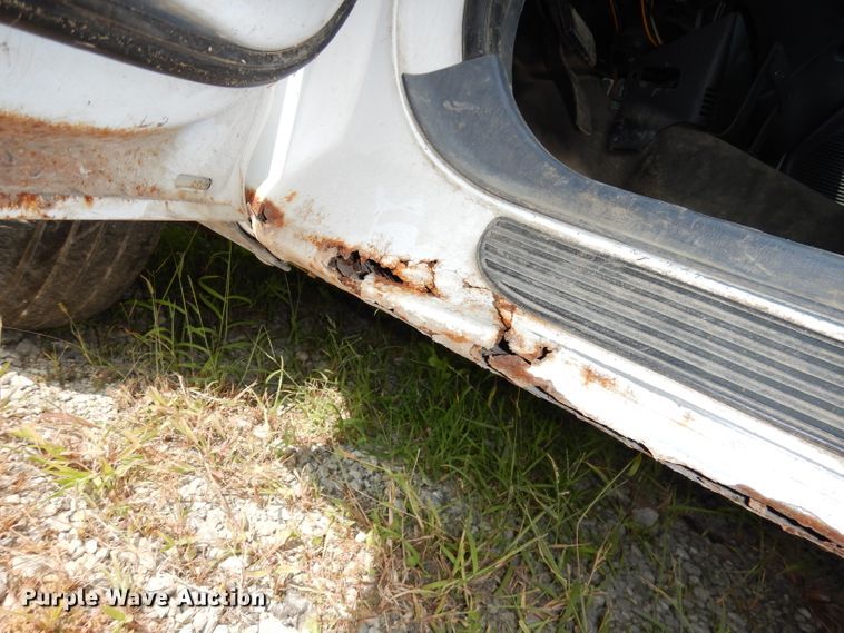 image for item HD9377 2000 Ford F150  pickup truck