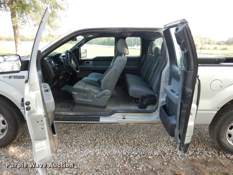 image for item HD9383 2011 Ford F150 XL  SuperCab pickup truck