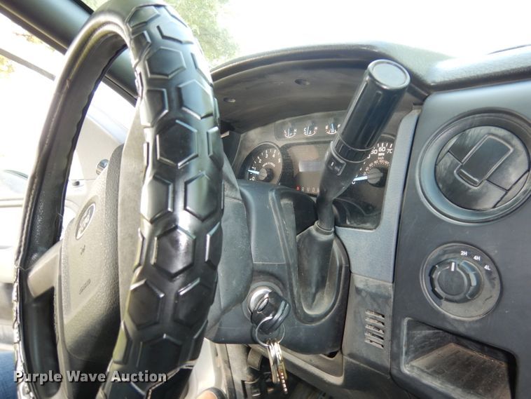 image for item HD9383 2011 Ford F150 XL  SuperCab pickup truck