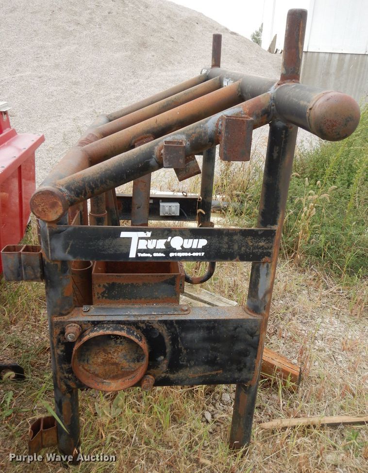 image for item HD9406 Truck Quip headache rack