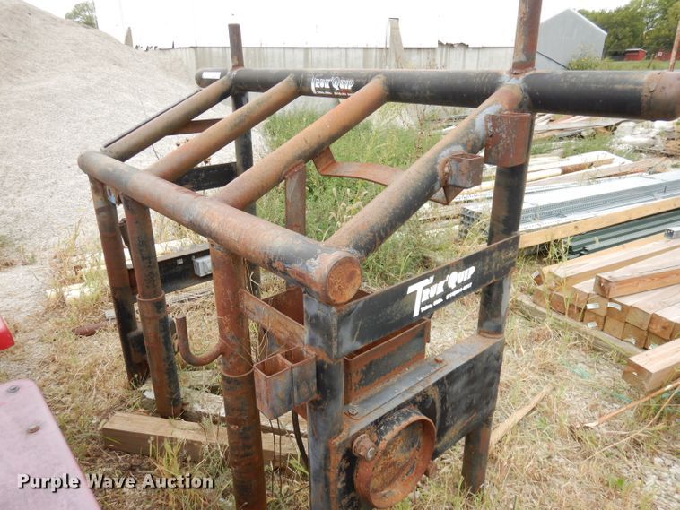 image for item HD9406 Truck Quip headache rack