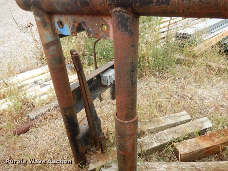 image for item HD9406 Truck Quip headache rack