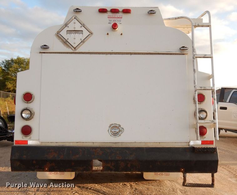 image for item HD9461 2001 Freightliner FL70  water truck