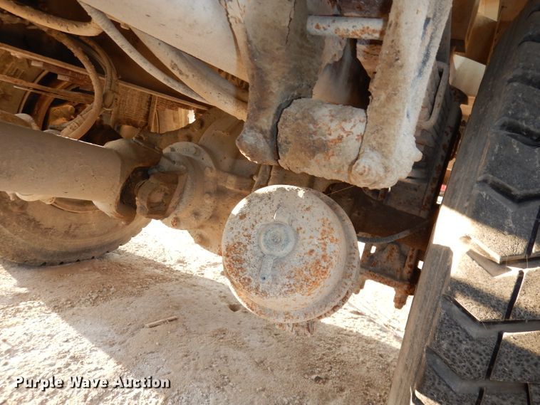 image for item HD9461 2001 Freightliner FL70  water truck