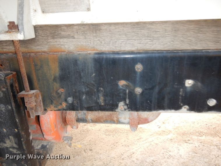 image for item HD9461 2001 Freightliner FL70  water truck