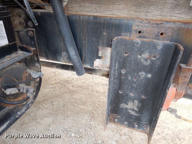 image for item HD9461 2001 Freightliner FL70  water truck