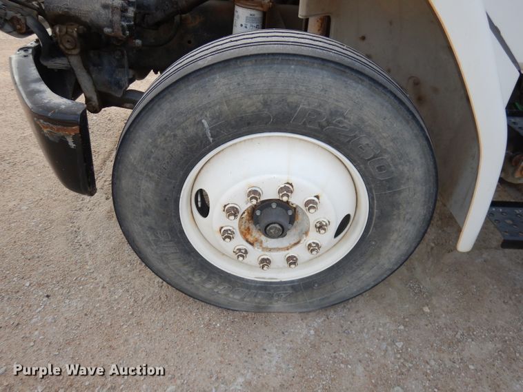 image for item HD9461 2001 Freightliner FL70  water truck