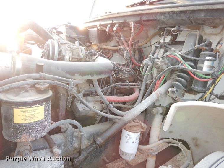 image for item HD9461 2001 Freightliner FL70  water truck