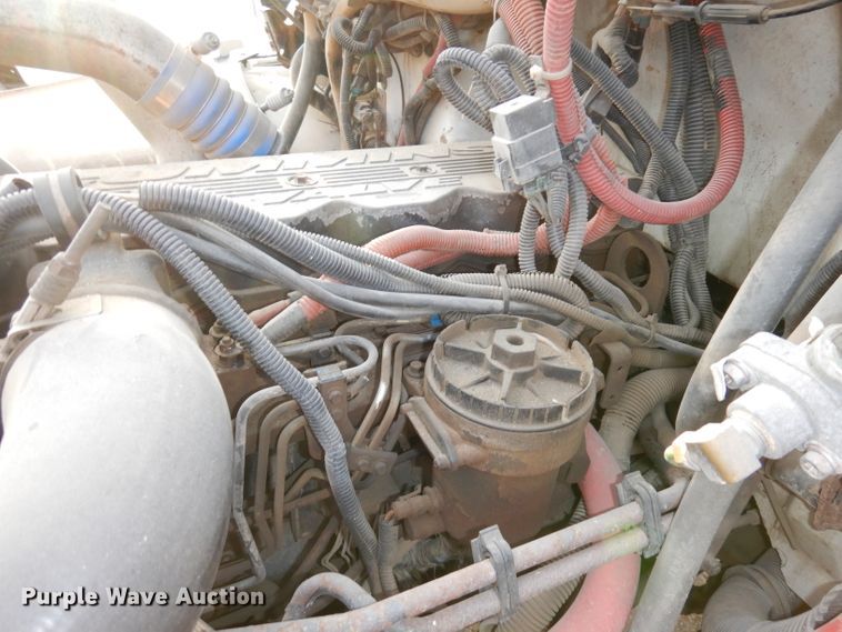 image for item HD9461 2001 Freightliner FL70  water truck