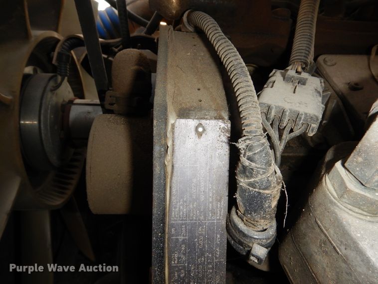 image for item HD9461 2001 Freightliner FL70  water truck