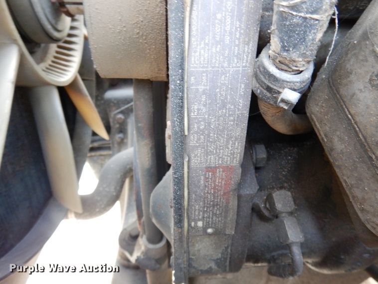 image for item HD9461 2001 Freightliner FL70  water truck