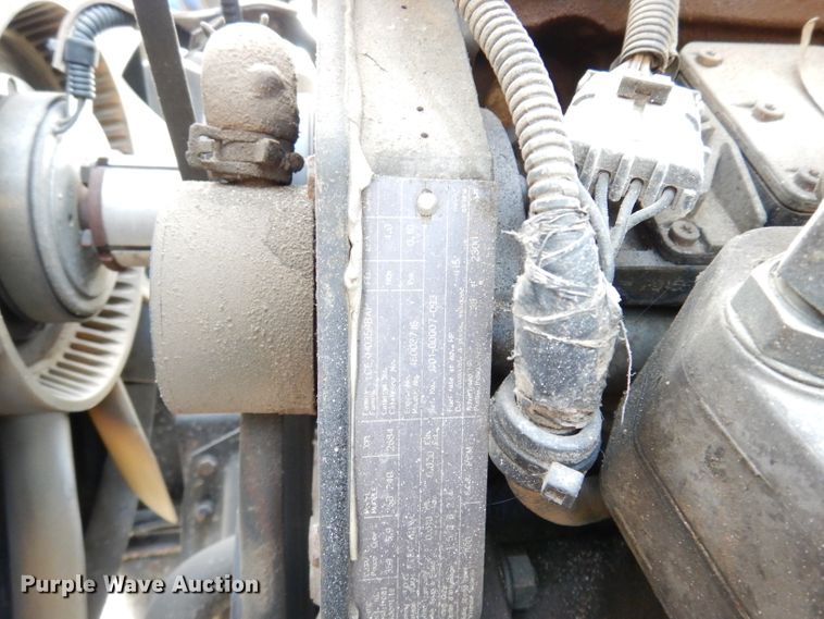 image for item HD9461 2001 Freightliner FL70  water truck